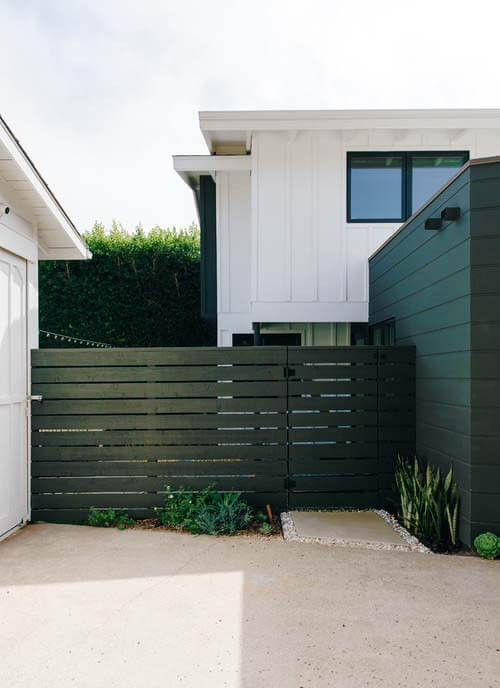hijau dan hitam pagar rumah modern
