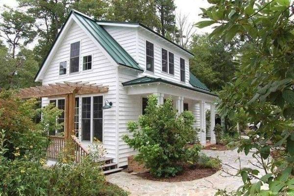 rumah kayu hijau putih