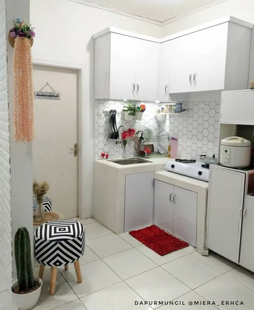 Desain dapur 1x1 warna putih clean